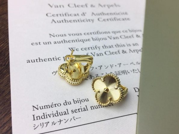 van-cleef-arpels-vintage-alhambra-earring-guilloche-yellow-gold98f13708210194c475687be6106a3b84