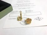 van-cleef-arpels-vintage-alhambra-earring-yellow-gold-mother-of-pearlc51ce410c124a10e0db5e4b97fc2af39