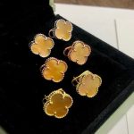 van-cleef-arpels-vintage-alhambra-earring-yellow-gold-mother-of-pearlc51ce410c124a10e0db5e4b97fc2af39