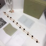 van-cleef-arpels-vintage-alhambra-long-necklace-20-motifs-black-agate-with-diamondc20ad4d76fe97759aa27a0c99bff6710