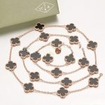 van-cleef-arpels-vintage-alhambra-necklace-pink-gold-20-motifs-with-black-agate-mother-of-pearl6512bd43d9caa6e02c990b0a82652dca (1)