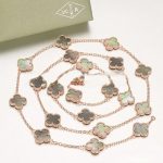 van-cleef-arpels-vintage-alhambra-necklace-pink-gold-20-motifs-with-gray-mother-of-pearlf7177163c833dff4b38fc8d2872f1ec6 (1)