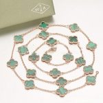 van-cleef-arpels-vintage-alhambra-necklace-pink-gold-20-motifs-with-malachite-mother-of-pearl1679091c5a880faf6fb5e6087eb1b2dc (1)