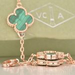 van-cleef-arpels-vintage-alhambra-necklace-pink-gold-20-motifs-with-malachite-mother-of-pearl1679091c5a880faf6fb5e6087eb1b2dc (1)