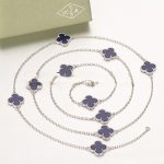 van-cleef-arpels-vintage-alhambra-necklace-white-gold-10-motifs-with-lapis-stone-mother-of-pearlcfcd208495d565ef66e7dff9f98764da (1)