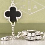 van-cleef-arpels-vintage-alhambra-necklace-white-gold-20-motifs-with-black-agate-mother-of-pearlc74d97b01eae257e44aa9d5bade97baf (1)