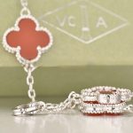 van-cleef-arpels-vintage-alhambra-necklace-white-gold-20-motifs-with-carnelian-mother-of-pearleccbc87e4b5ce2fe28308fd9f2a7baf3 (1)