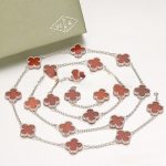 van-cleef-arpels-vintage-alhambra-necklace-white-gold-20-motifs-with-carnelian-mother-of-pearleccbc87e4b5ce2fe28308fd9f2a7baf3 (1)