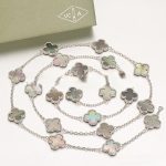 van-cleef-arpels-vintage-alhambra-necklace-white-gold-20-motifs-with-gray-mother-of-pearlc20ad4d76fe97759aa27a0c99bff6710 (1)