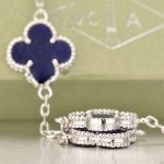 van-cleef-arpels-vintage-alhambra-necklace-white-gold-20-motifs-with-lapis-stone-mother-of-pearl34173cb38f07f89ddbebc2ac9128303f (1)