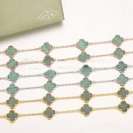 van-cleef-arpels-vintage-alhambra-necklace-white-gold-20-motifs-with-malachite-mother-of-pearla5bfc9e07964f8dddeb95fc584cd965d (1)