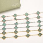 van-cleef-arpels-vintage-alhambra-necklace-white-gold-20-motifs-with-malachite-mother-of-pearla5bfc9e07964f8dddeb95fc584cd965d