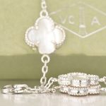 van-cleef-arpels-vintage-alhambra-necklace-white-gold-20-motifs-with-white-mother-of-pearle369853df766fa44e1ed0ff613f563bd (1)