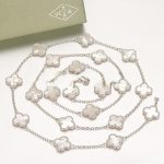 van-cleef-arpels-vintage-alhambra-necklace-white-gold-20-motifs-with-white-mother-of-pearle369853df766fa44e1ed0ff613f563bd (1)