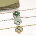 van-cleef-arpels-vintage-alhambra-pendant-pink-gold-with-malachite-mother-of-pearl-round-diamonds6f4922f45568161a8cdf4ad2299f6d23