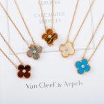 van-cleef-arpels-vintage-alhambra-pendant-rose-gold-with-diamonda5771bce93e200c36f7cd9dfd0e5deaa-595×595