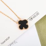 van-cleef-arpels-vintage-alhambra-pendant-rose-gold70efdf2ec9b086079795c442636b55fb-595×595