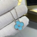 van-cleef-arpels-vintage-alhambra-pendant-turquoise-and-white-gold-with-diamondsf7177163c833dff4b38fc8d2872f1ec6-595×595