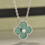 van-cleef-arpels-vintage-alhambra-pendant-white-gold-with-malachite-mother-of-pearl-round-diamonds6512bd43d9caa6e02c990b0a82652dca