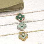 van-cleef-arpels-vintage-alhambra-pendant-white-gold-with-malachite-mother-of-pearl-round-diamonds6512bd43d9caa6e02c990b0a82652dca