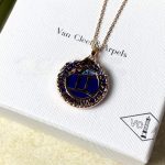 van-cleef-arpels-zodiaque-long-necklace-geminorum-gemini-rose-gold-lapis-lazulic51ce410c124a10e0db5e4b97fc2af39 (1)