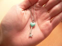Best Price Tiffany Keys Elegant Blue Enamel Heart Key Pendant Ladies Sterling Silver Necklace Blue/Pink GRP09581 photo review