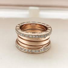 B.zero1 4-Band Rose Gold Ring with Pave Diamonds Along the Edge photo review